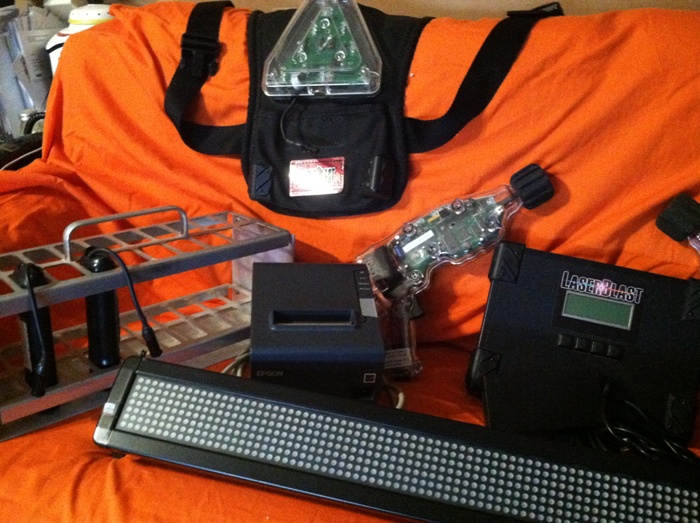 fao schwarz duel blast laser tag set