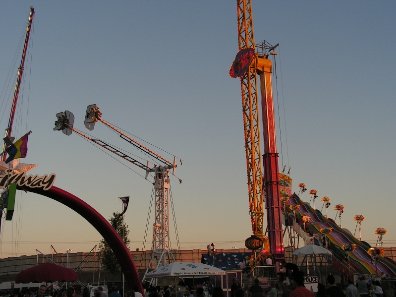 Mobile Swing amusement ride