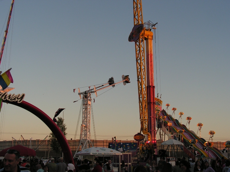 Mobile Swing amusement ride