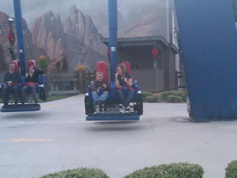 Mobile Swing amusement ride